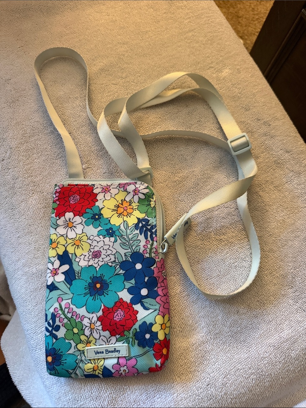 Vera Bradley Cream Strap Floral Crossbody Phone Pouch